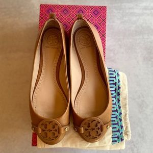 Tory Burch Mini Miller Flat in Tan Vegan Leather